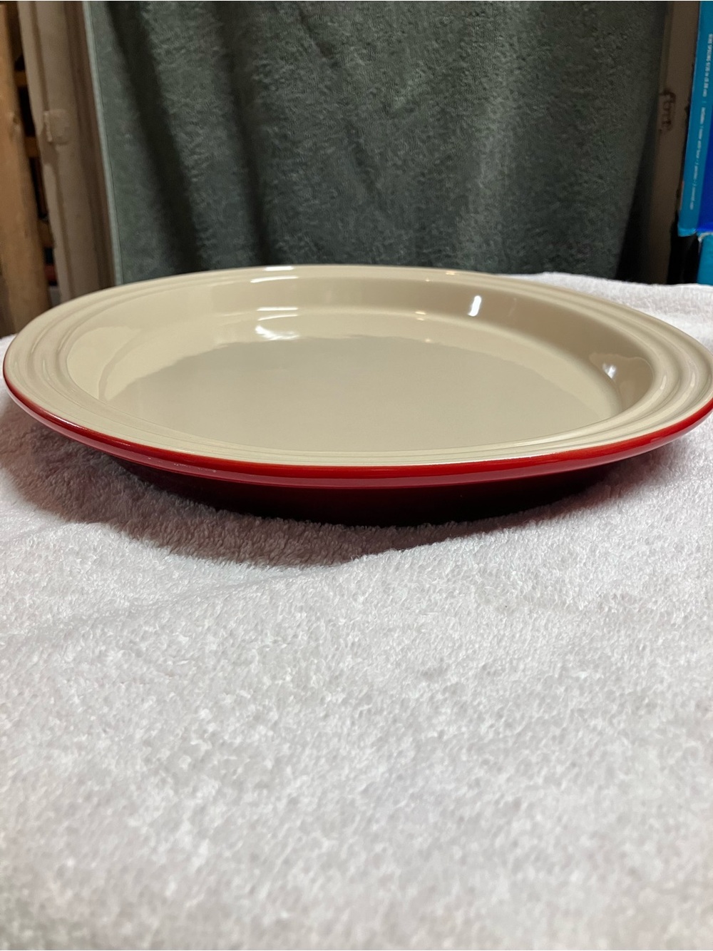 Le Creuset Stoneware Heritage Red and Cream Platter. Like new 18”